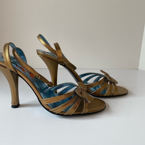 Exchange by Charles David Gold Stiletto Heels. - Picture 4 of 12